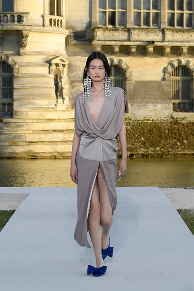 Look 14